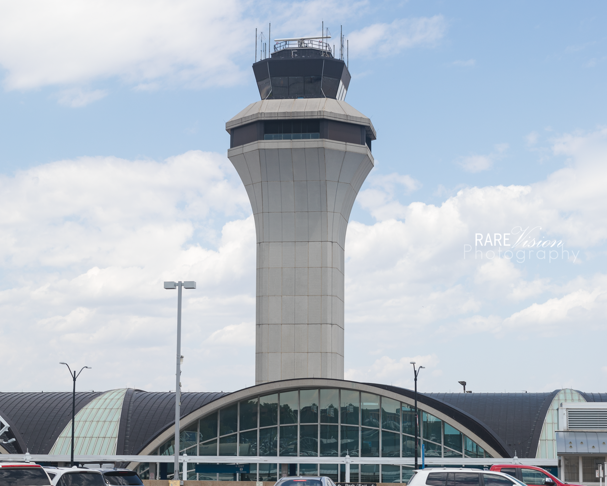 Image of the control tower at Lambert International Airport