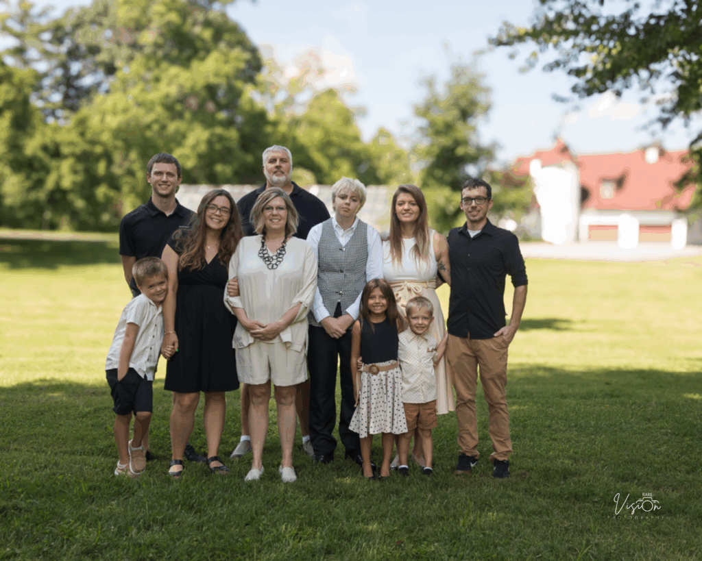 Image of the Shelton family